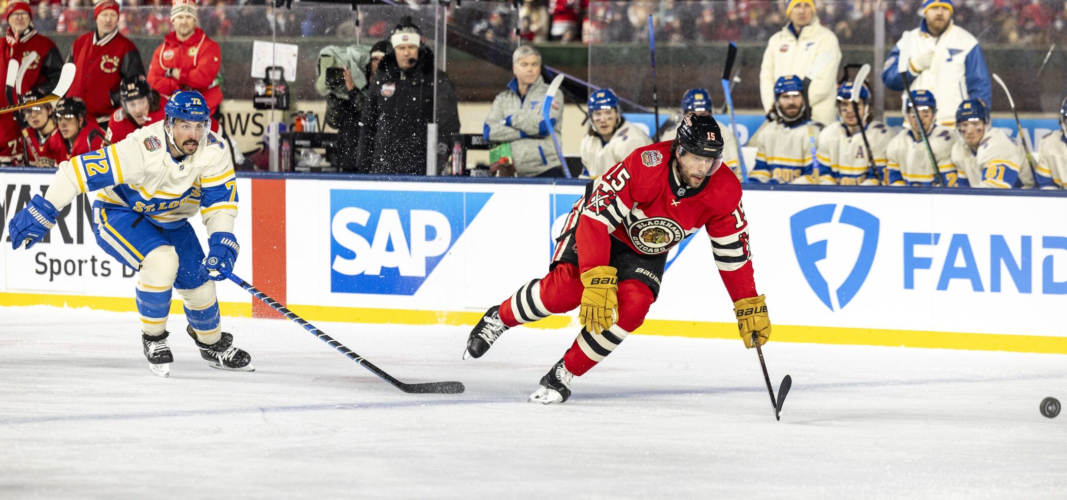 The Blues and Blackhawks take Wrigley Field for the Winter Classic